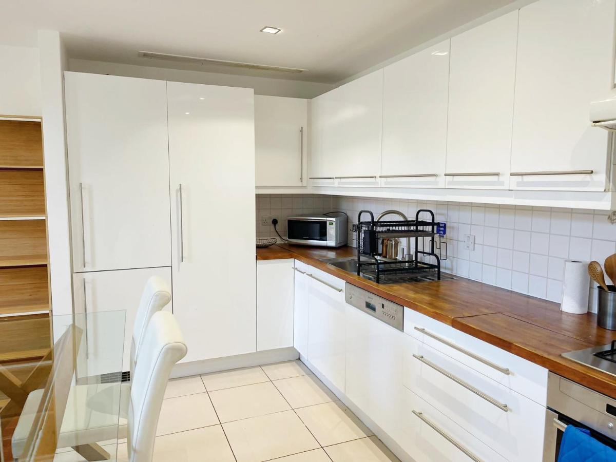 Portobello Dock Canalside Apartment Лондон Екстериор снимка