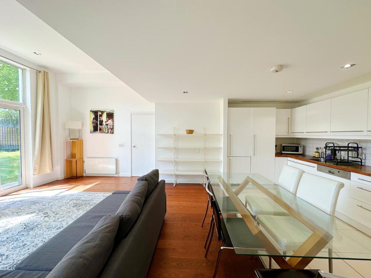 Portobello Dock Canalside Apartment Лондон Екстериор снимка