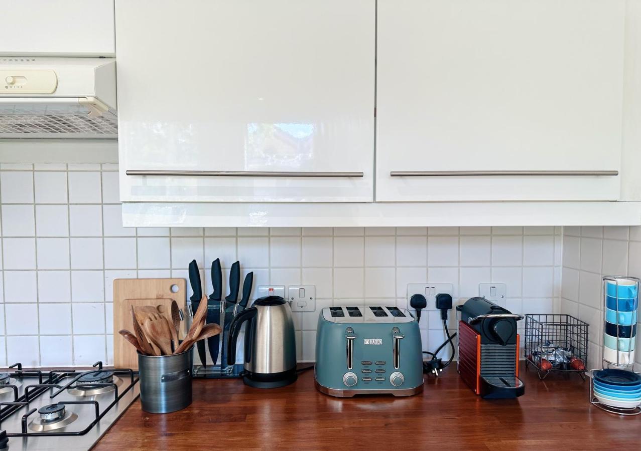 Portobello Dock Canalside Apartment Лондон Екстериор снимка