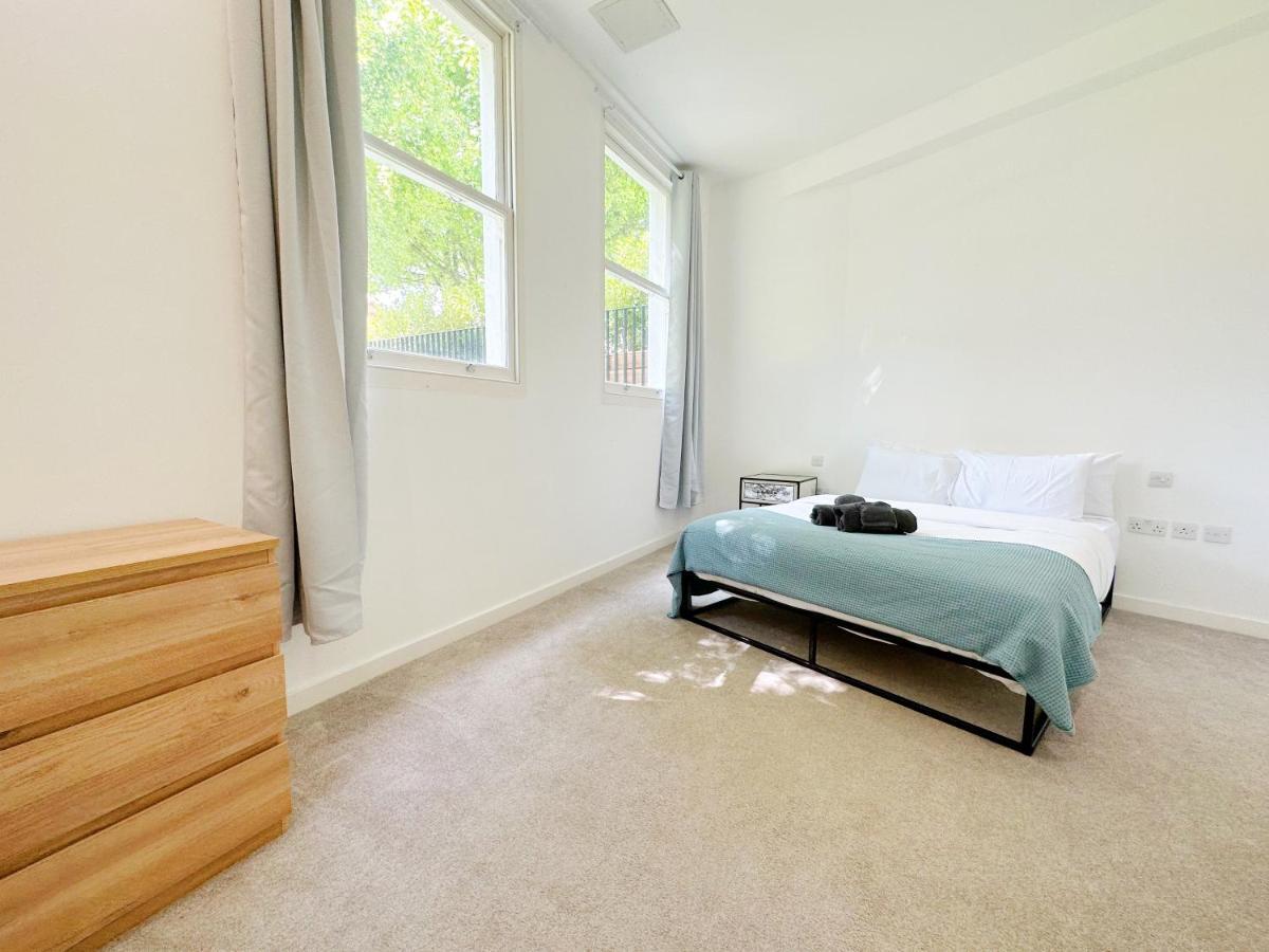 Portobello Dock Canalside Apartment Лондон Екстериор снимка